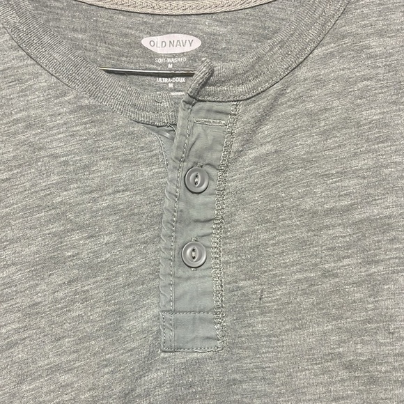 Old Navy T-Shirt - Picture 2 of 4